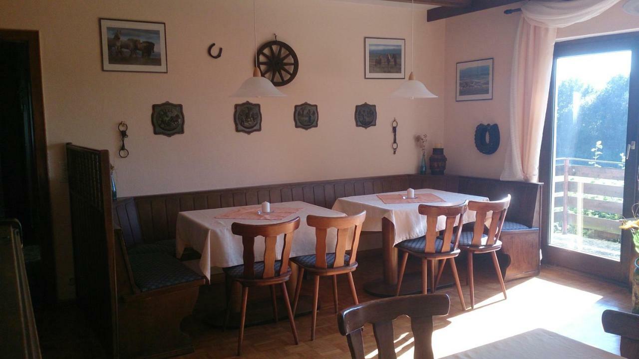 Gaestehaus Burgwald-Trekking Mittelsimtshausen エクステリア 写真