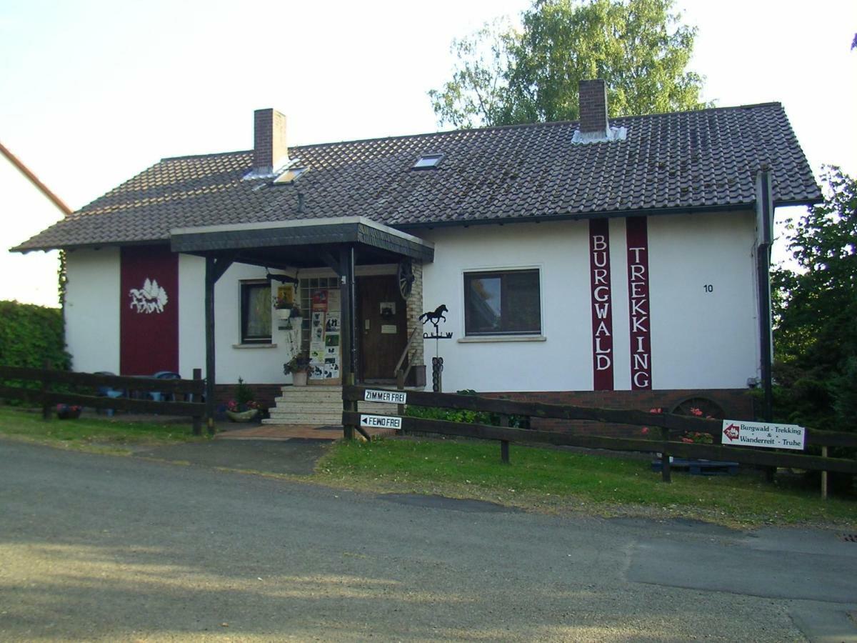 Gaestehaus Burgwald-Trekking Mittelsimtshausen エクステリア 写真
